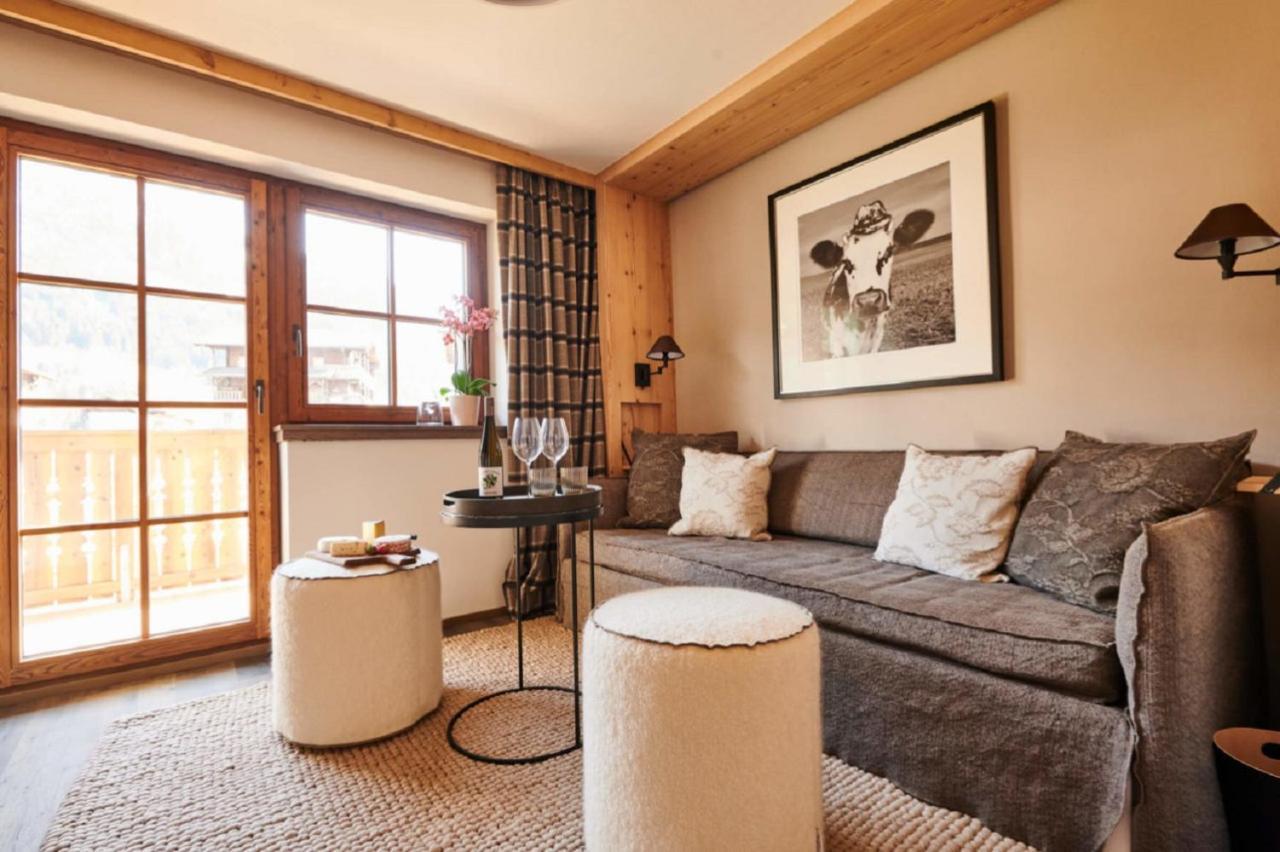 קפרון Serviced Luxury Chalet Evi, Ski-In Ski-Out מראה חיצוני תמונה