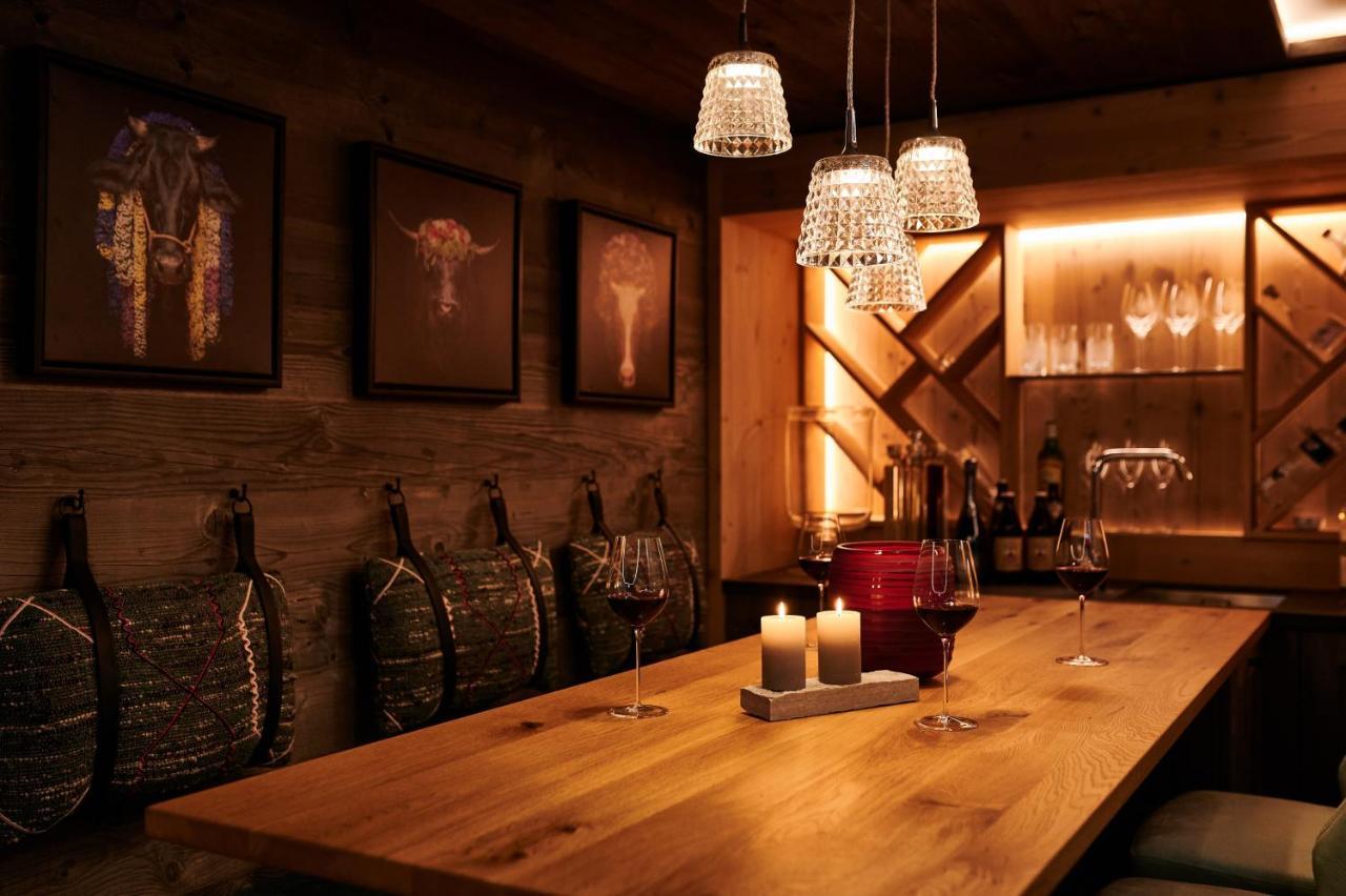 קפרון Serviced Luxury Chalet Evi, Ski-In Ski-Out מראה חיצוני תמונה